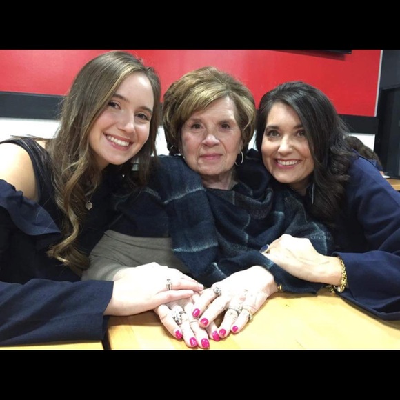 Meet your Posher, Kim - Picture 4 of 4